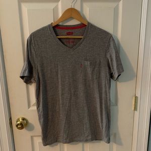 Levi’s large t-shirt